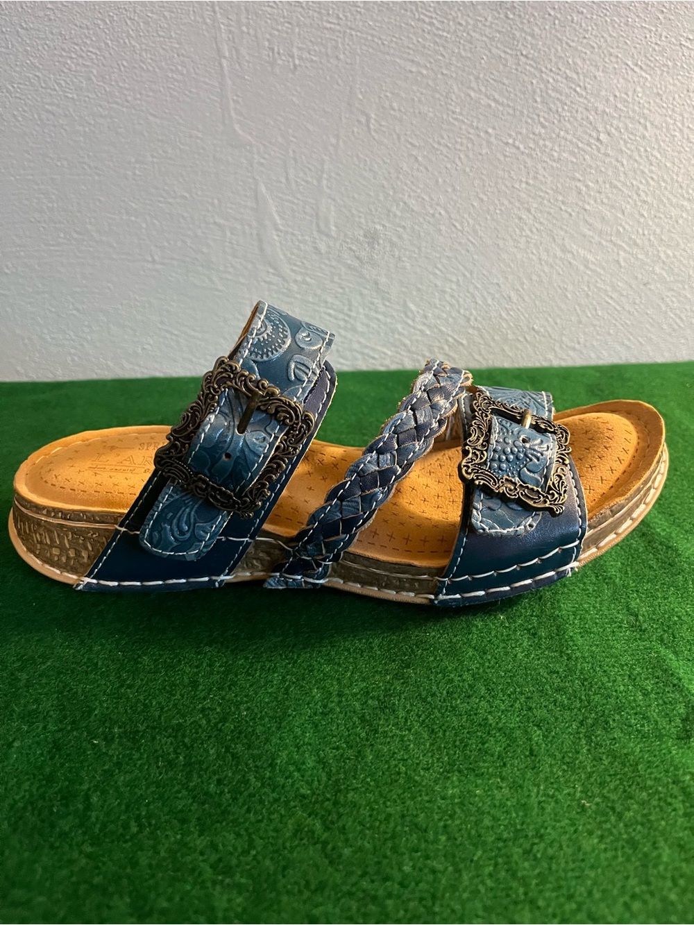 L'Artiste Spring Step Size 38 Blue Astra‎ Sandals Embossed Leather Ornate Buckle - Picture 7 of 11